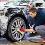 Como lavar seu carro em casa: Dicas e passos essenciais