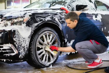 Como lavar seu carro em casa: Dicas e passos essenciais